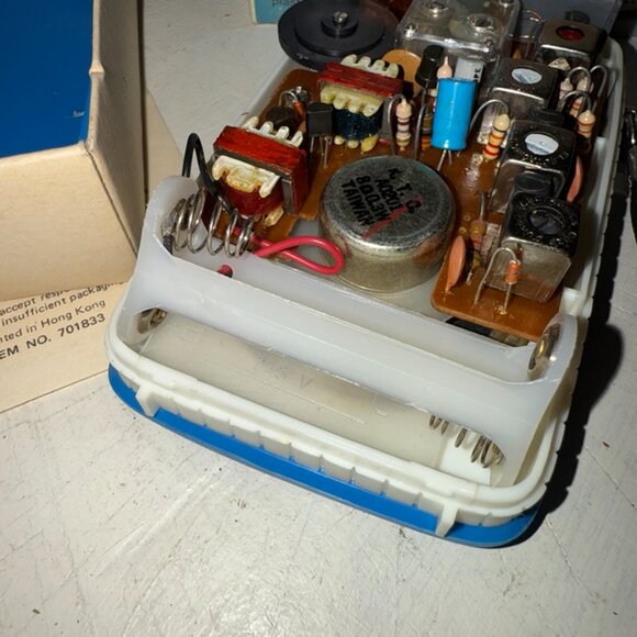 TESTED Vintage AM Transistor Solid State Handheld Radio Blue WORKING Clean - Picture 8 of 13